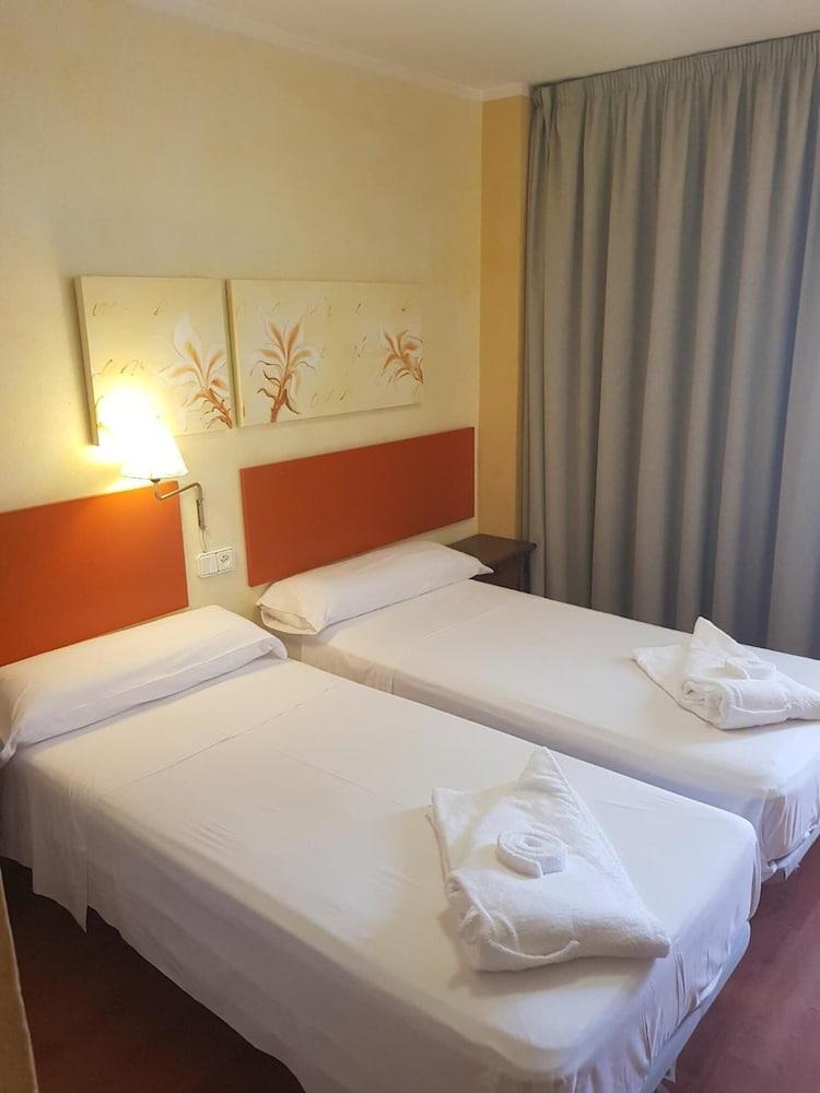 Apartamentos Parot Quality Santa Eulària des Riu Εξωτερικό φωτογραφία