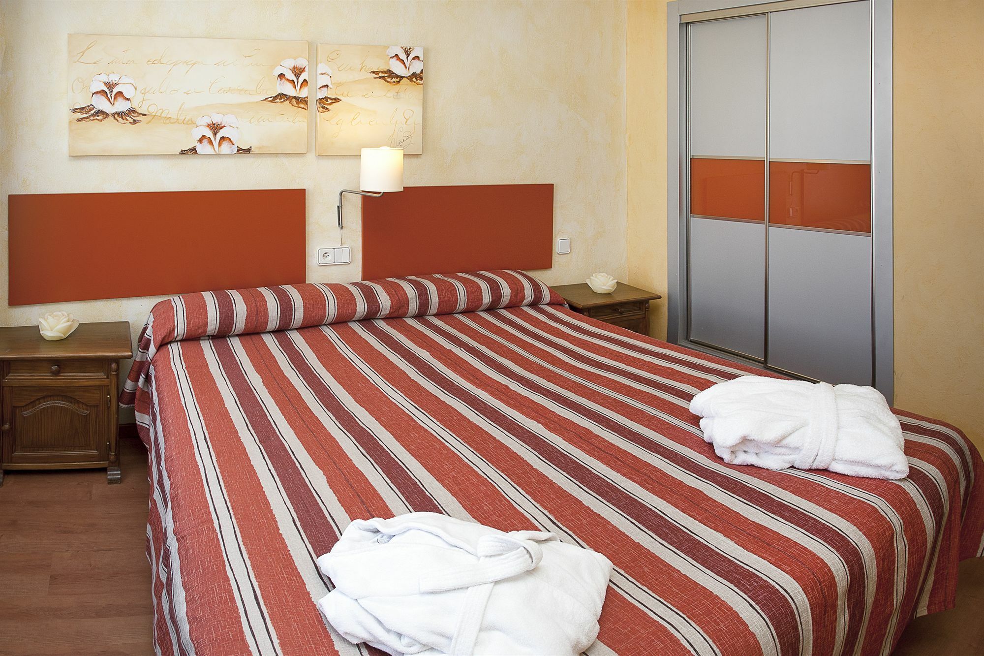 Apartamentos Parot Quality Santa Eulària des Riu Εξωτερικό φωτογραφία